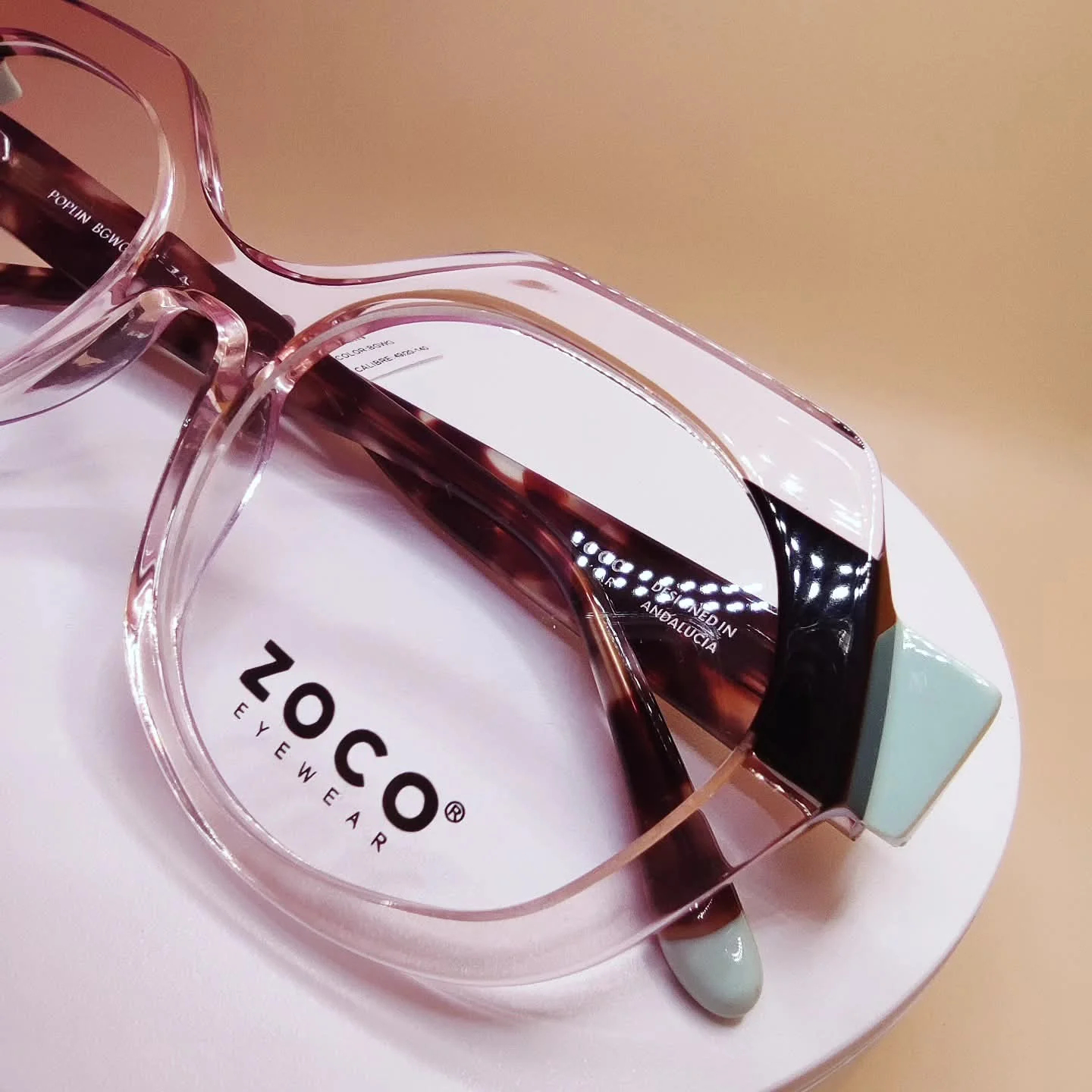 Montura Zoco Eyewear rosa carey diseñada en Andalucía - Óptica Francés Jaén